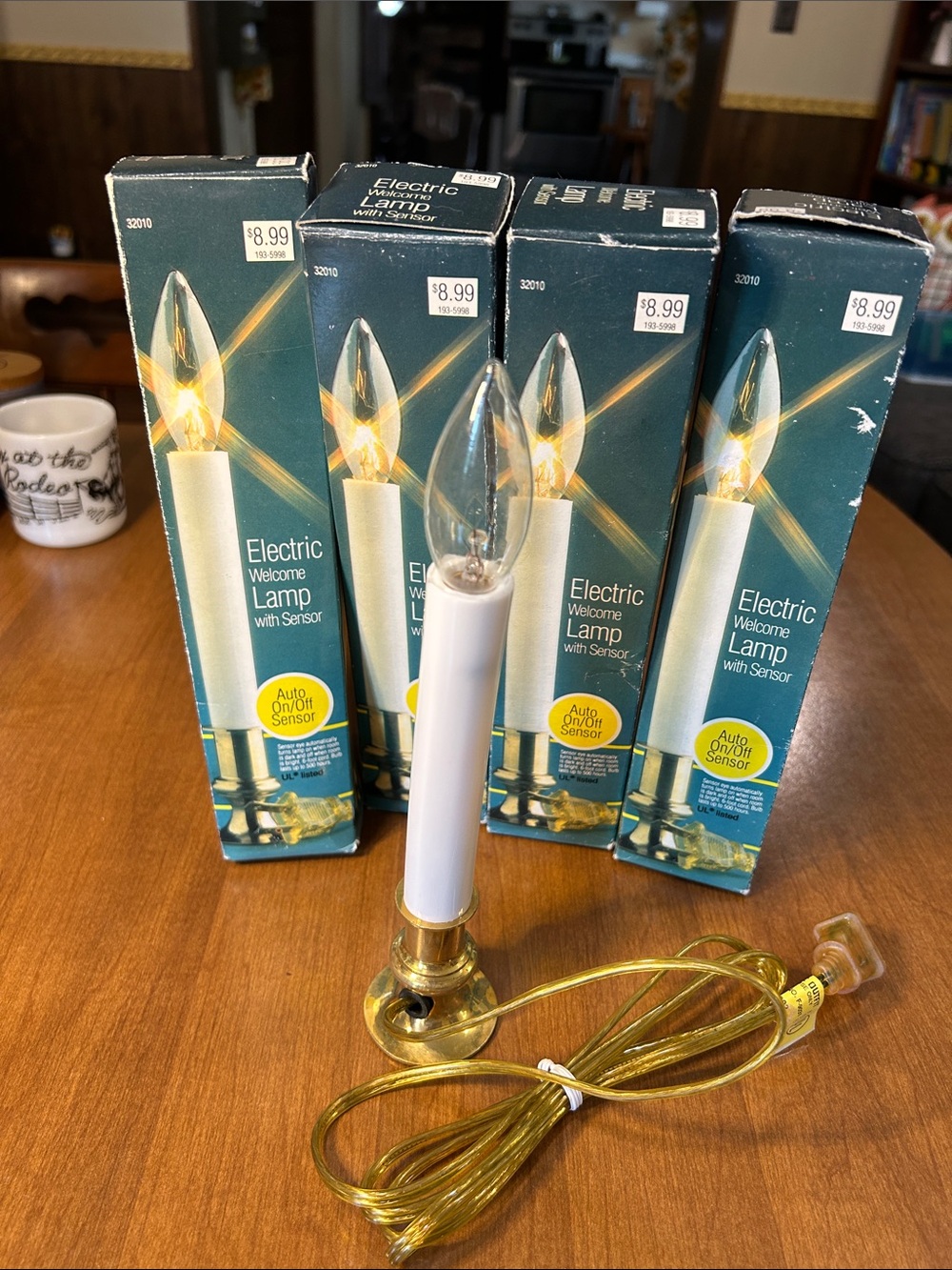 5 Electric Welcome Lamps with Sensor - White Candle, Gold Base